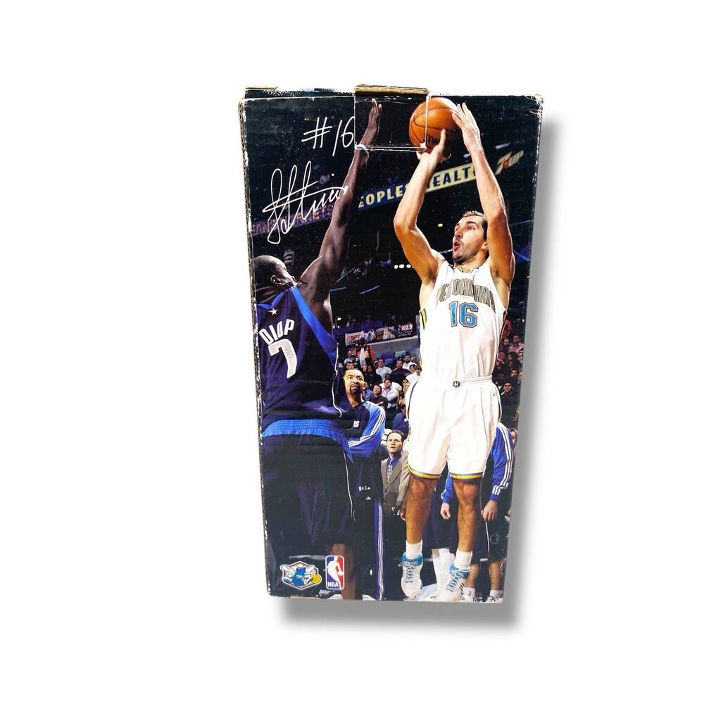 Peja Stojakovic New Orleans Hornets Bobblehead Great Collectible READ - Picture 5 of 5